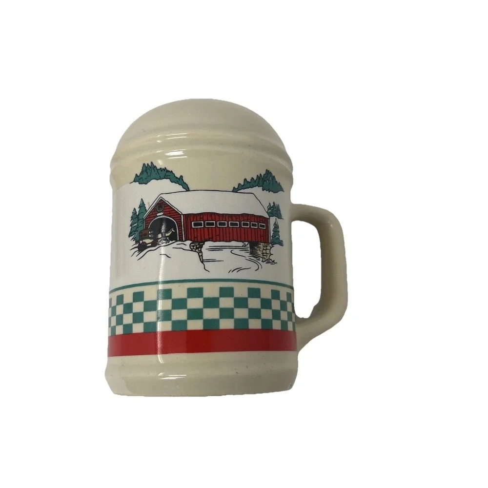 Vintage‎ Barn House Ceramic Salt and Pepper Shakers!  Cottage-Core Made by R.O.C